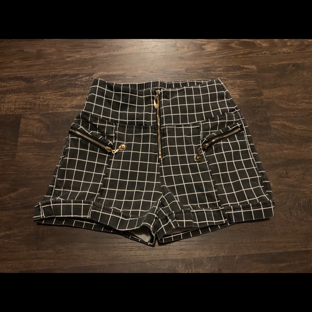 Geometric striped high waisted shorts